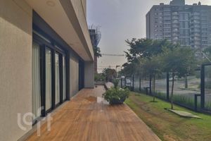 Image 25 - 875303