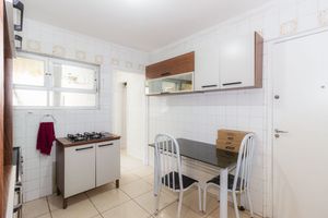 Image 22 - 875330