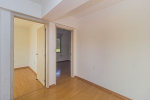 Image 6 - 875343