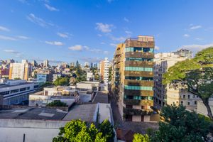 Image 17 - 875343