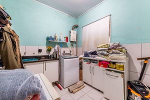 Image 15 - 875358
