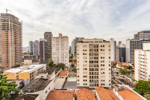 Image 21 - 875359
