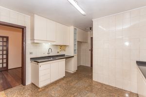 Image 31 - 875359