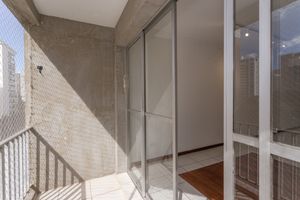 Image 5 - 875366