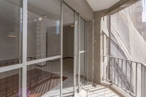 Image 4 - 875366
