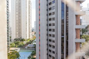 Image 31 - 875366