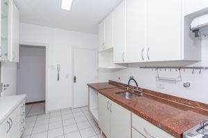 Image 37 - 875366