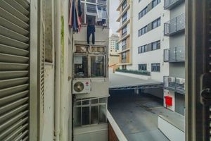 Image 13 - 875375