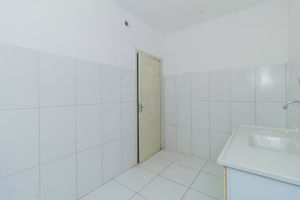 Image 21 - 875375