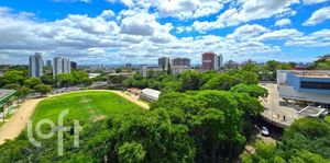 Image 10 - 875384