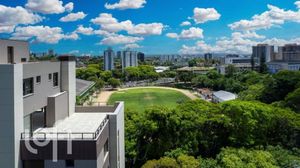 Image 11 - 875384