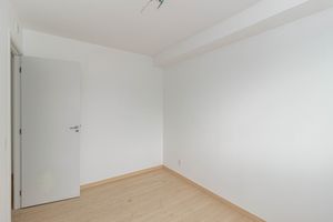 Image 11 - 875391
