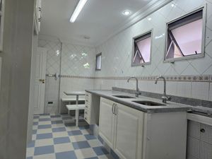 Image 11 - 875434