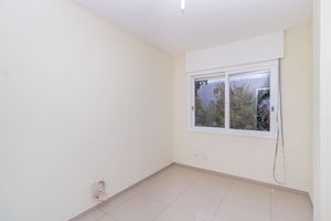 Image 16 - 875439