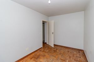 Image 11 - 875441