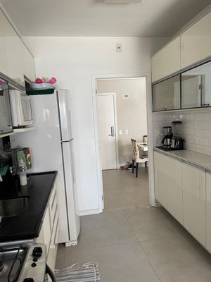 Image 7 - 875452