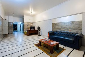 Image 21 - 875456
