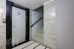 Image 19 - 875456