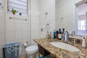Image 10 - 875456