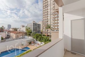 Image 18 - 875457