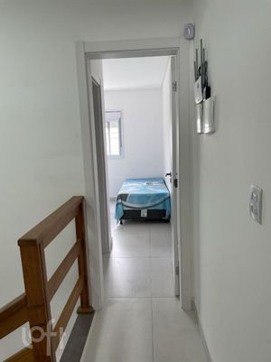 Image 21 - 875458