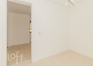 Image 19 - 875465