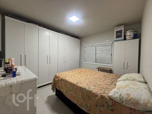 Image 6 - 875467