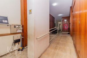 Image 27 - 875468