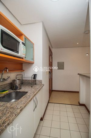 Image 7 - 875469