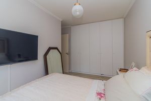 Image 6 - 875472