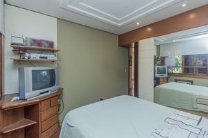 Image 8 - 875476