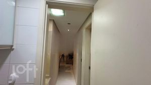 Image 9 - 875559