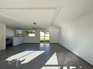 Image 22 - 875560