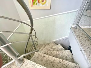 Image 9 - 875563