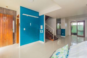 Image 1 - 875564