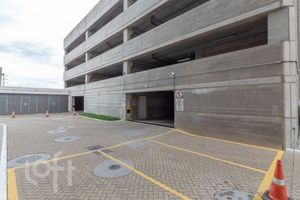 Image 37 - 875566