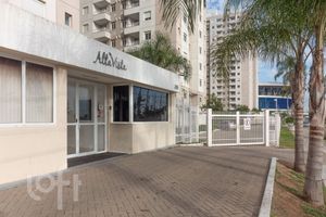 Image 17 - 875568