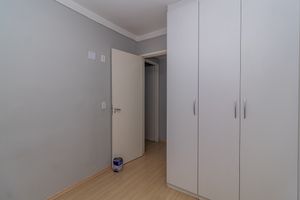 Image 5 - 875569