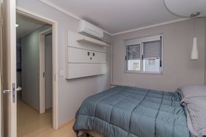 Image 9 - 875569