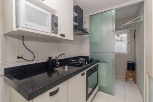 Image 14 - 875569