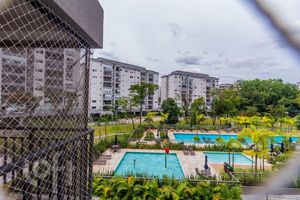 Image 7 - 875576
