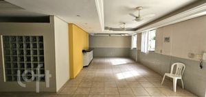 Image 38 - 875580