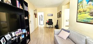 Image 8 - 875580