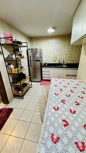 Image 8 - 875581