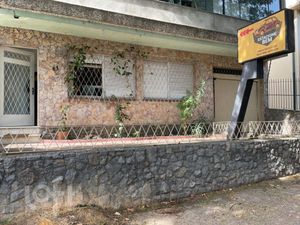 Image 11 - 875584