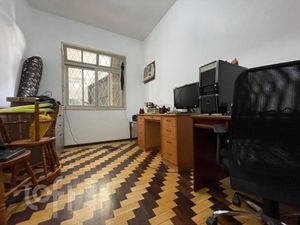 Image 17 - 875584