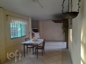Image 5 - 875585