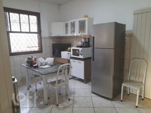 Image 3 - 875585