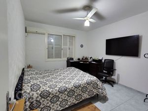 Image 8 - 875588