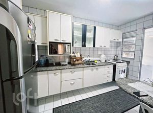 Image 8 - 875590